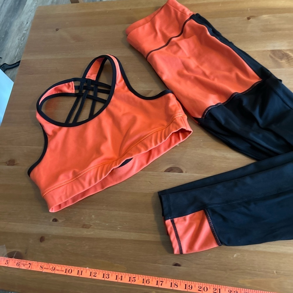 POP FIT Medium Orange and Black Strappy Sports Bra and Leggings Set